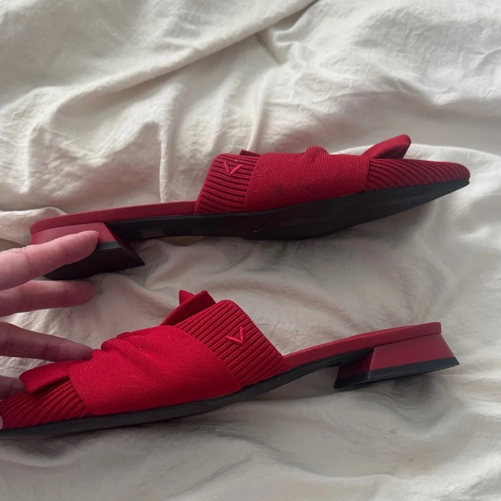Women's Red Bow Slip-On Shoes - Picture 6 of 7